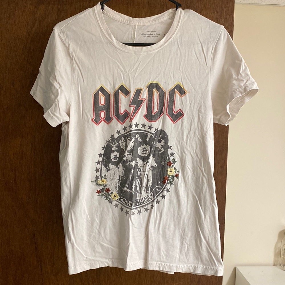 Abercrombie graphic shirt